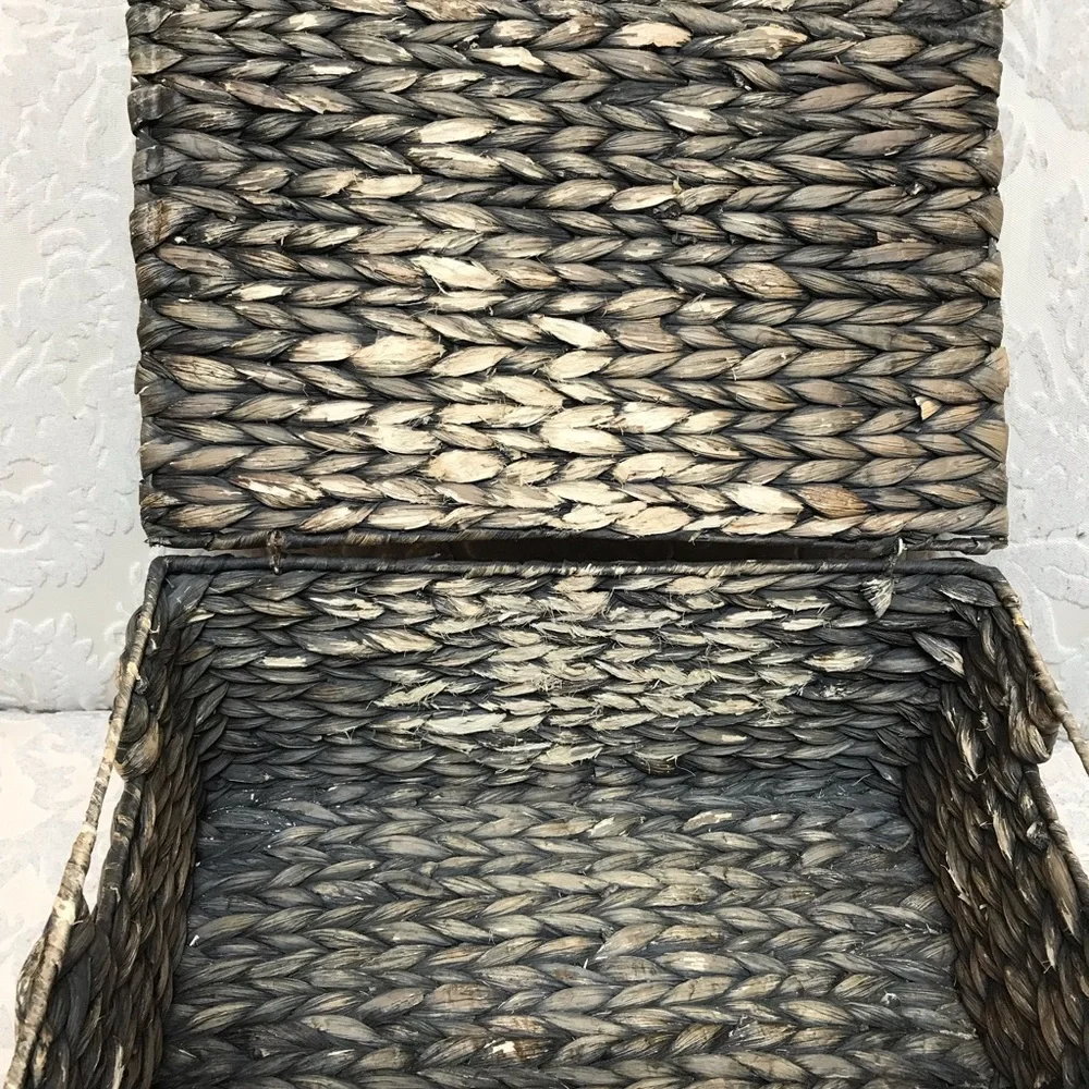 Natural Rustic Wicker Woven Hyacinth Storage Basket Box with Lid - LARGE
